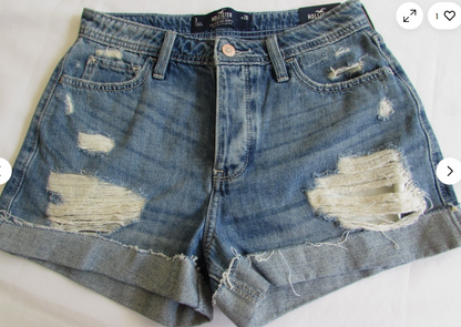 Hollister Hight Rise Mom Short 3" Distressed Cuff Button Fly Cotton Bermuda