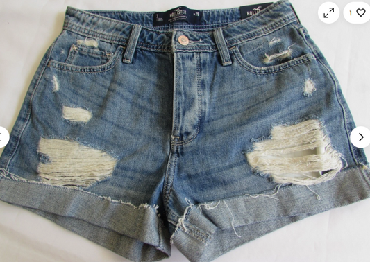Hollister Hight Rise Mom Short 3" Distressed Cuff Button Fly Cotton Bermuda