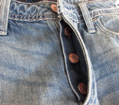 Hollister Hight Rise Mom Short 3" Distressed Cuff Button Fly Cotton Bermuda